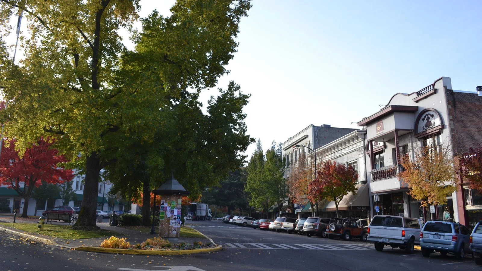 A downtown streetscape in Southern Oregon